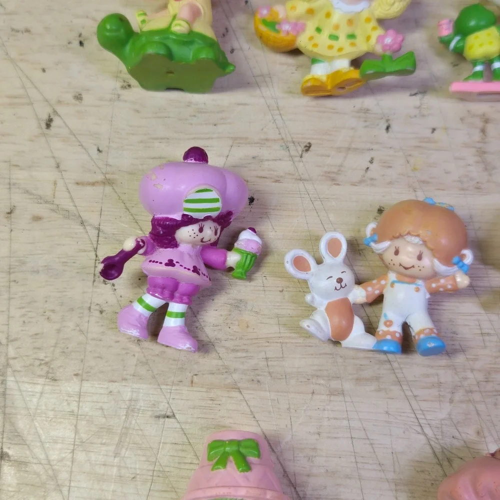 Strawberry Shortcake PVC Figures Lot of 11 Vintage 1980s Kenner Dolls Mini Toys
